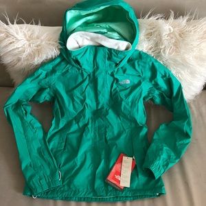 Women’s Northface rain coat